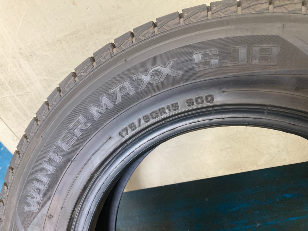 中古タイヤ)極上品 20年製☆175/80R15 90Q DUNLOP WINTERMAXX SJ8 9分